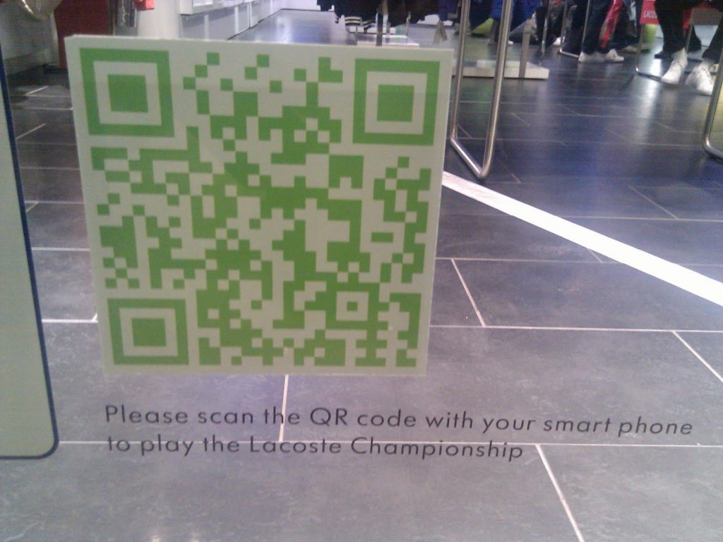 Retail store providing play experience using QR code service