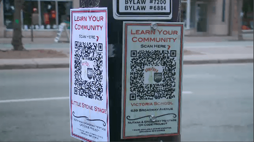 example of a street signage with QR code
