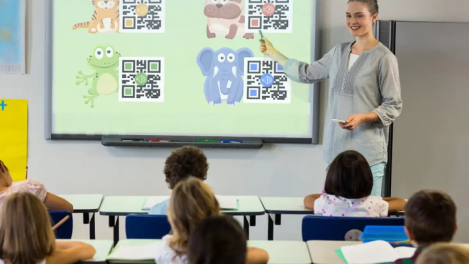 Use QR Codes to make school presentations interactive